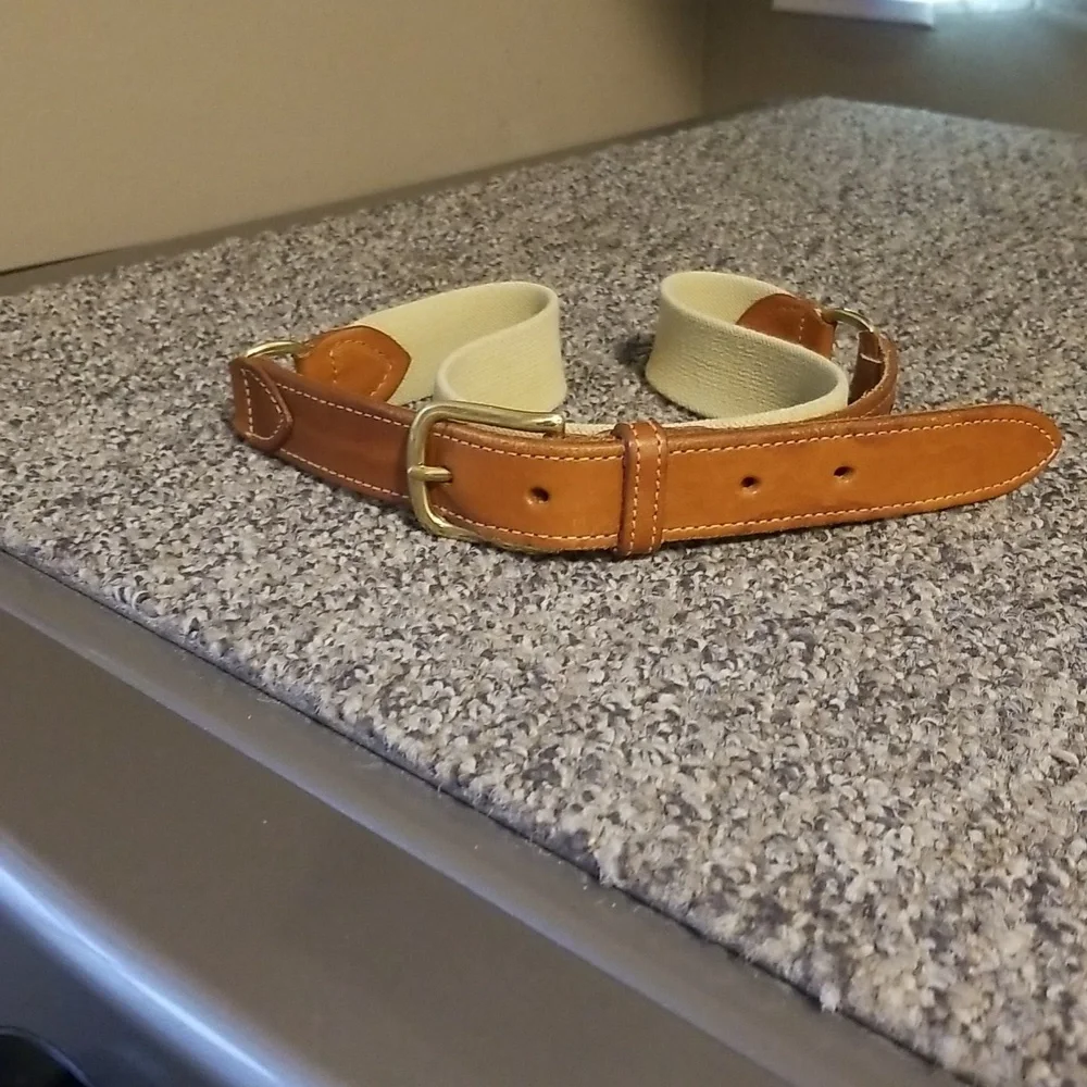 REGENT BELT CO. LEATHER/STRETCH BELT W/SOLID BRASS BUCKLE